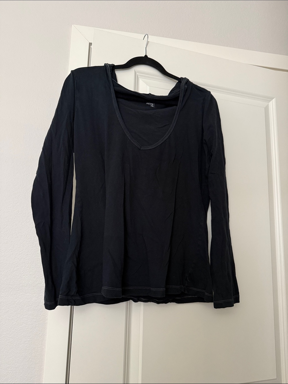 Old Navy Black Long-Sleeve V-Neck Hoodie Top